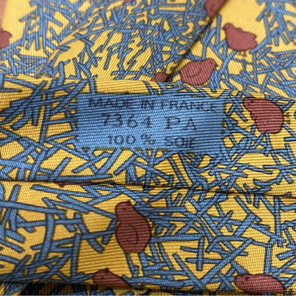 HERMÈS Paris 7364 PA Yellow Blue Quail Bird Chick Straw Print 100% Silk Necktie - Picture 10 of 15